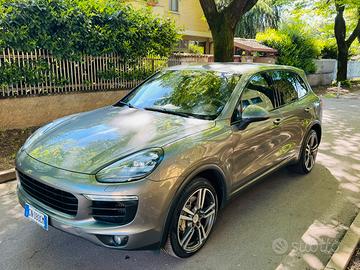 Porsche Cayenne 4.2D V8 GTS