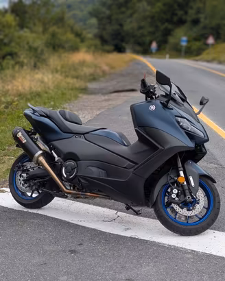 Tmax 2024 T-MAX 560 scarico cupolino garanzia 2031
