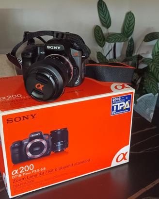 Sony A200 con scatola e 18-70