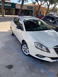 Lancia delta argento