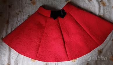 gonna pantalone rossa