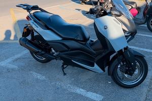 Yamaha xmax 300 Tech max (2025)- pari al nuovo