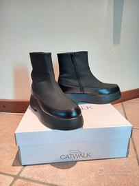 Stivaletti neri n. 39 