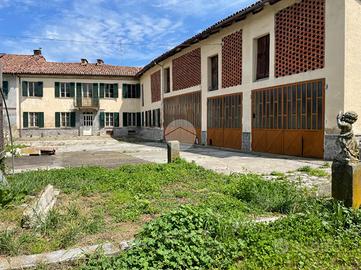 CASA DI CORTE A ASTI