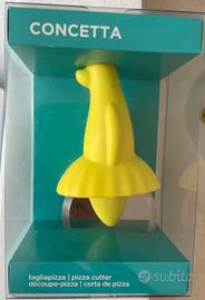 Concetta by Bialetti: tagliapizza di design