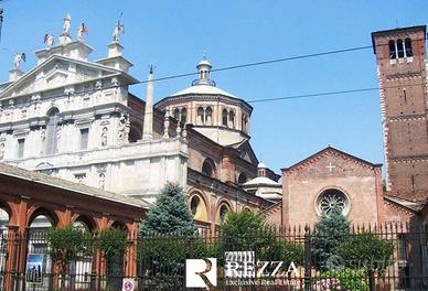 Palazzo / Stabile di 1692 m² a Milano