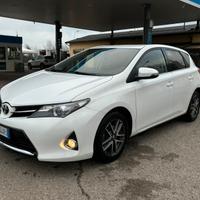 Toyota Auris 2015