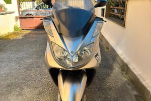 Yamaha Majesty 400 (2005) -83.000km   900 €