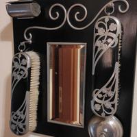 Antiquariato Specchio porta spazzole vintage