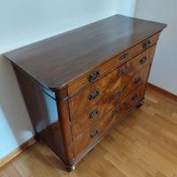 Cassettiera in noce massello