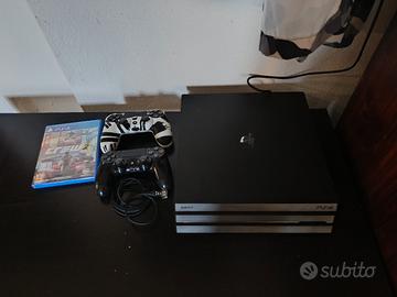 PlayStation 4 pro insieme a gioco di macchine