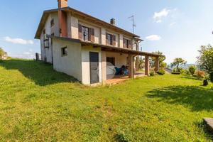 CASA INDIPENDENTE A TIZZANO VAL PARMA