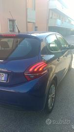 Peugeot 208 anche permuta 
