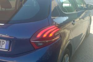 Peugeot 208 anche permuta 