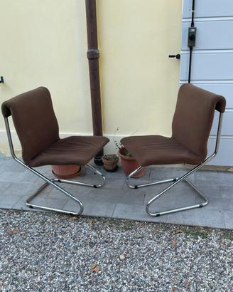 Due poltroncine cantilerver anni ‘70.