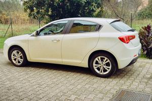 Alfa Romeo Giulietta Turbo Distinctive 1.4 Bifuel