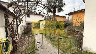 Appartamento di 110 m² con più di 5 locali e box a