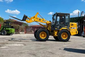 P38 Pala gommata JCB 406 targata