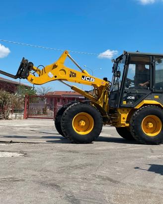 P38 Pala gommata JCB 406 targata