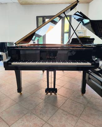 Pianoforte Yamaha C3 E seminuovo con trasporto