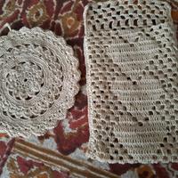 porta cellulare con cuori e presina ad uncinetto