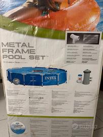Piscina Intex con struttura in metallo da 366 x 76