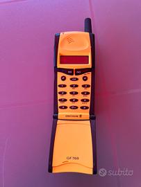 Cellulare del 1997 ERICSSON GF768 GIALLO