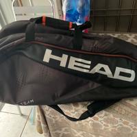 Borsa e racchetta tennis