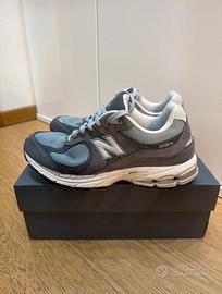 New Balance 2002R