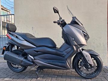 YAMAHA XMAX 300