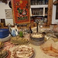 oggetti antichi di vario genere