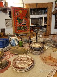 oggetti antichi di vario genere