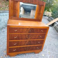 Cassettiera in legno con specchio