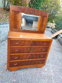 Cassettiera in legno con specchio