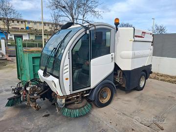 SPAZZATRIE BUCHER GUYER ANNO 2014 - MOTORE VM