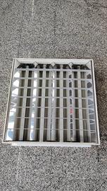 Plafoniera per tubi neon/led