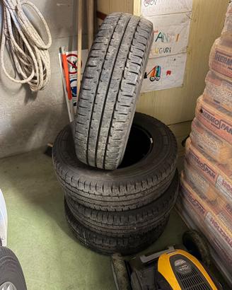 Michelin 215/70 r15 cp