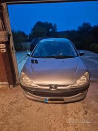 Peugeot 206 con gancio traino