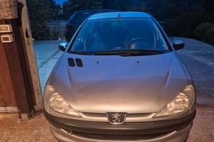 Peugeot 206 con gancio traino