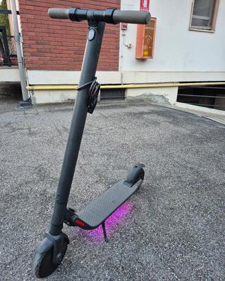 Monopattino Elettrico Ninebot Segway ES2