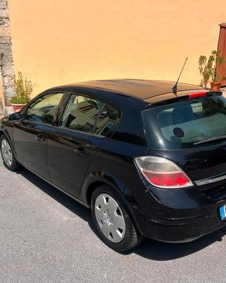 Opel Astra 1.6 Benzina 105 CV - 5 Porte (2005)