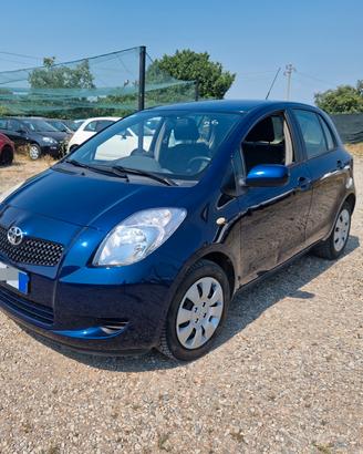 Toyota Yaris 1.0 5 porte Sol