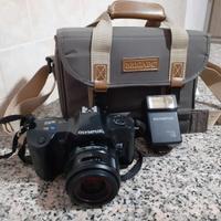 Macchina fotografica Olympus OM 101