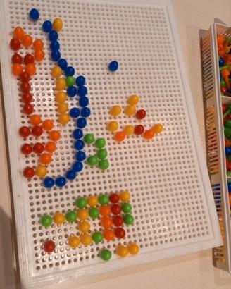 gioco con i chiodini 