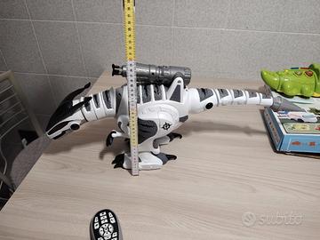 robot dinosauro interattivo daxin spara e balla 