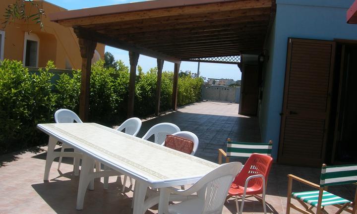 VILLA a TORRE PALI ( "MALDIVE DEL SALENTO")