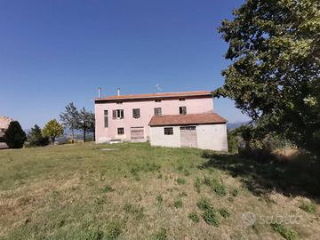 CASALE DA RISTRUTTURARE CON TERRENO VICINO NOCERA