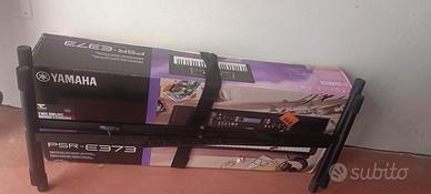 Yamaha PSR E373