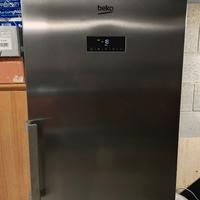 CONGELATORE VERTICALE CON DISPLAY 312L