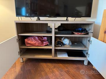 Mobile TV IKEA Besta